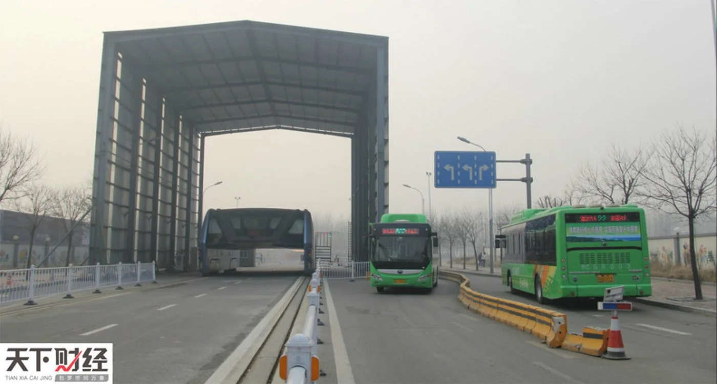 teb buses Remember China's Futuristic Elevated Bus? It has been abandoned.