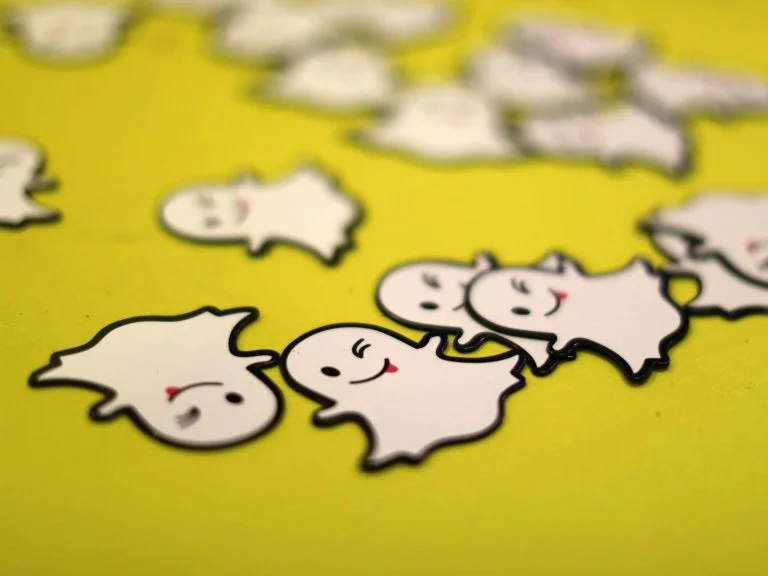 snapchat BUT WHY SNAP? Snapchat new update attracts fierce criticism