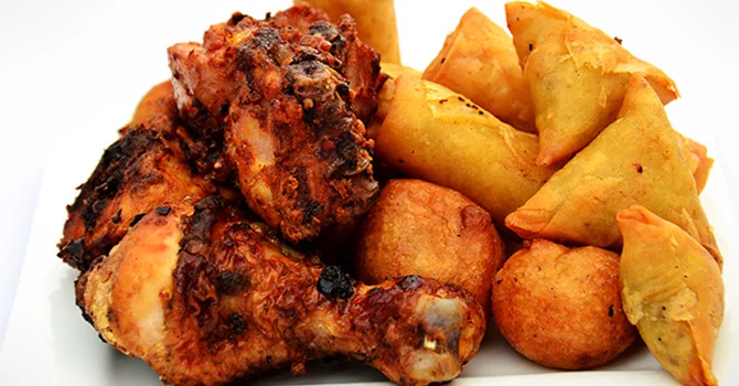 small chops 2 The essentials of Asoebi wedding: Beauty, Style, Food, Music and more