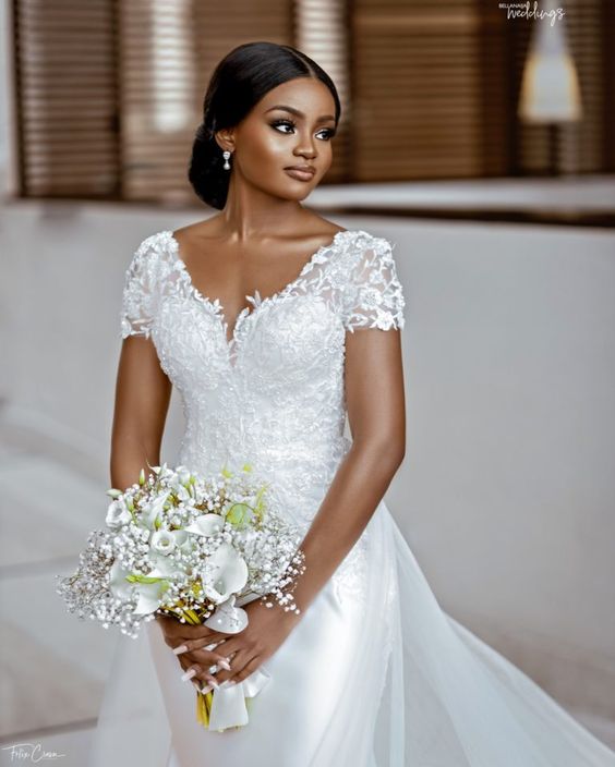 Chic Lace Gown Styles for the Modern Bride
